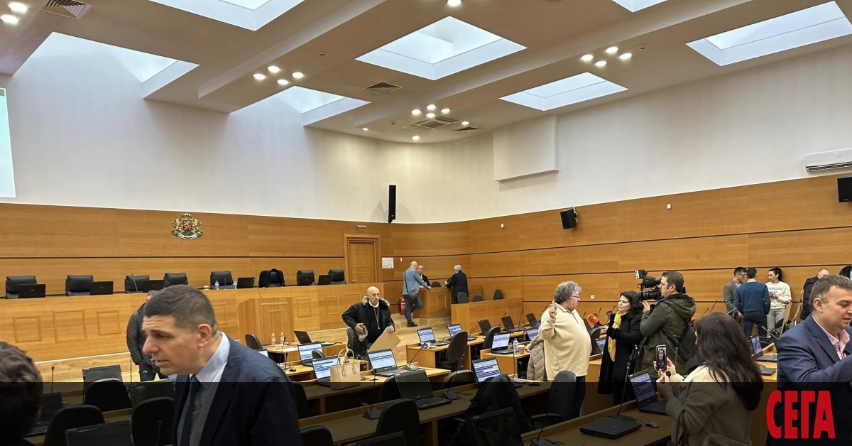 И двата опита днес да се проведе поправителна сесия на