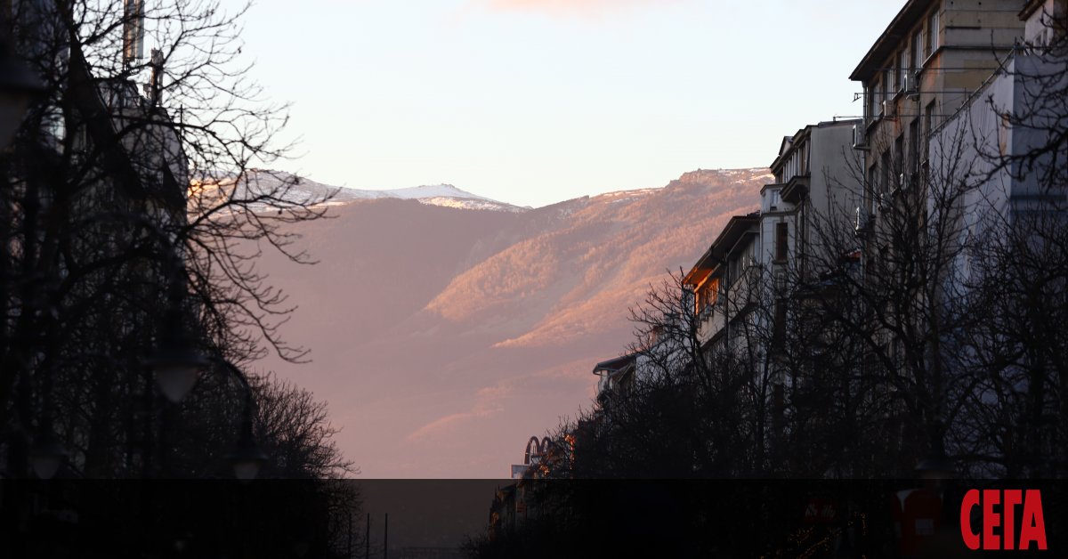 Сигнали за нанесени щети от силен вятър се получават от