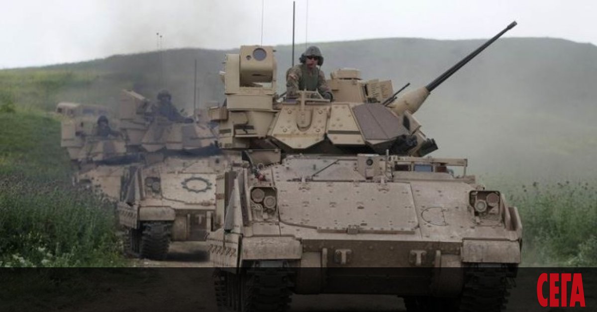 САЩ доставят на Киев убийците на танкове Брадли през България.