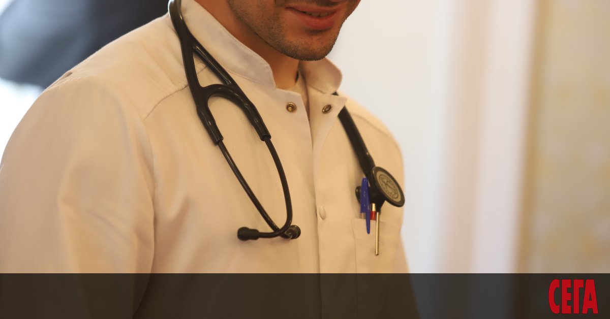 Млади лекари и медицински сестри излизат на протест. Те настояват