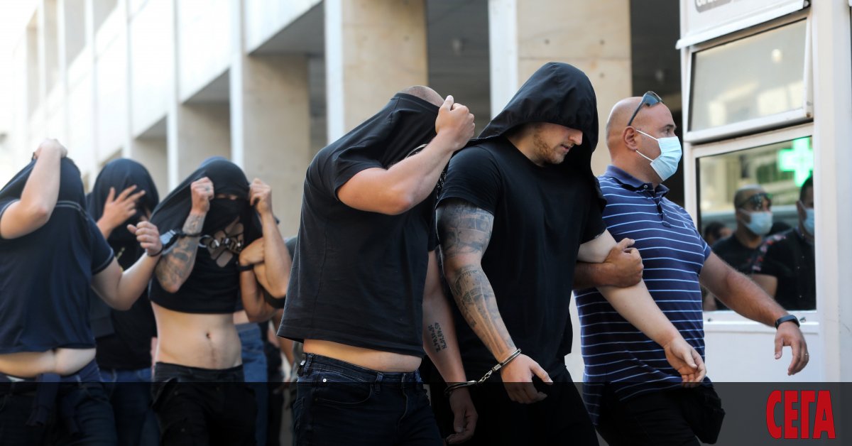 Η Ελλάδα εκκαθαρίζει όλους τους συλλόγους οπαδών του ποδοσφαίρου