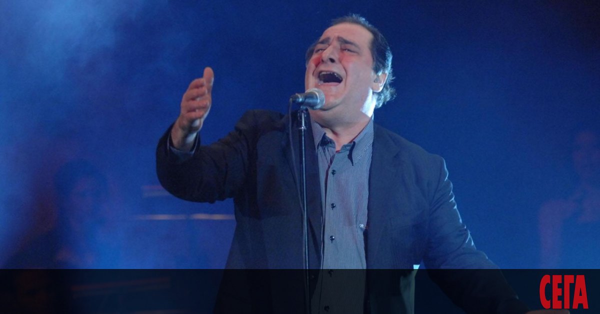 Πέθανε ο γνωστός Έλληνας τραγουδιστής Βασίλης Καράς