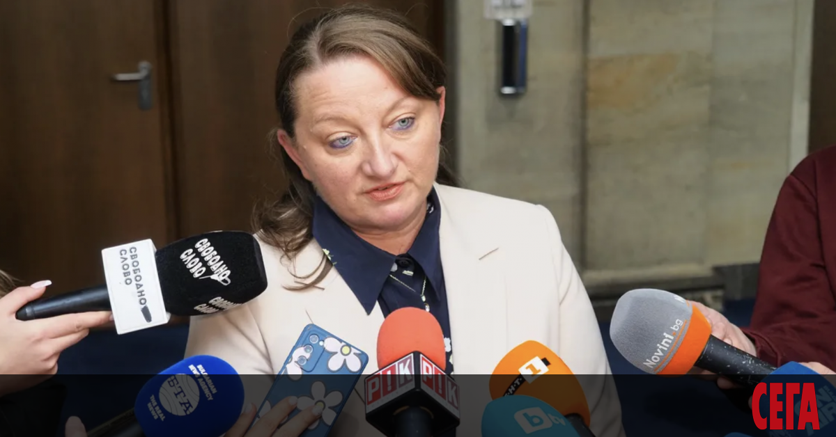 В средносрочен план трябва да се планира с колко да