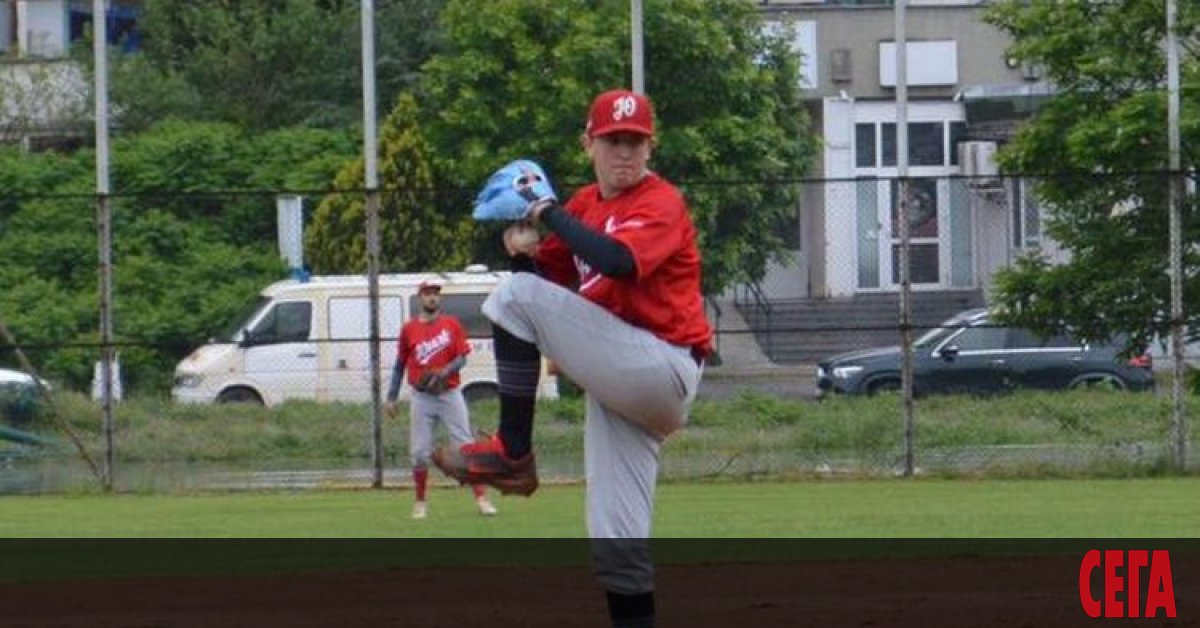 Само два от планираните шест мача се изиграха в потопения