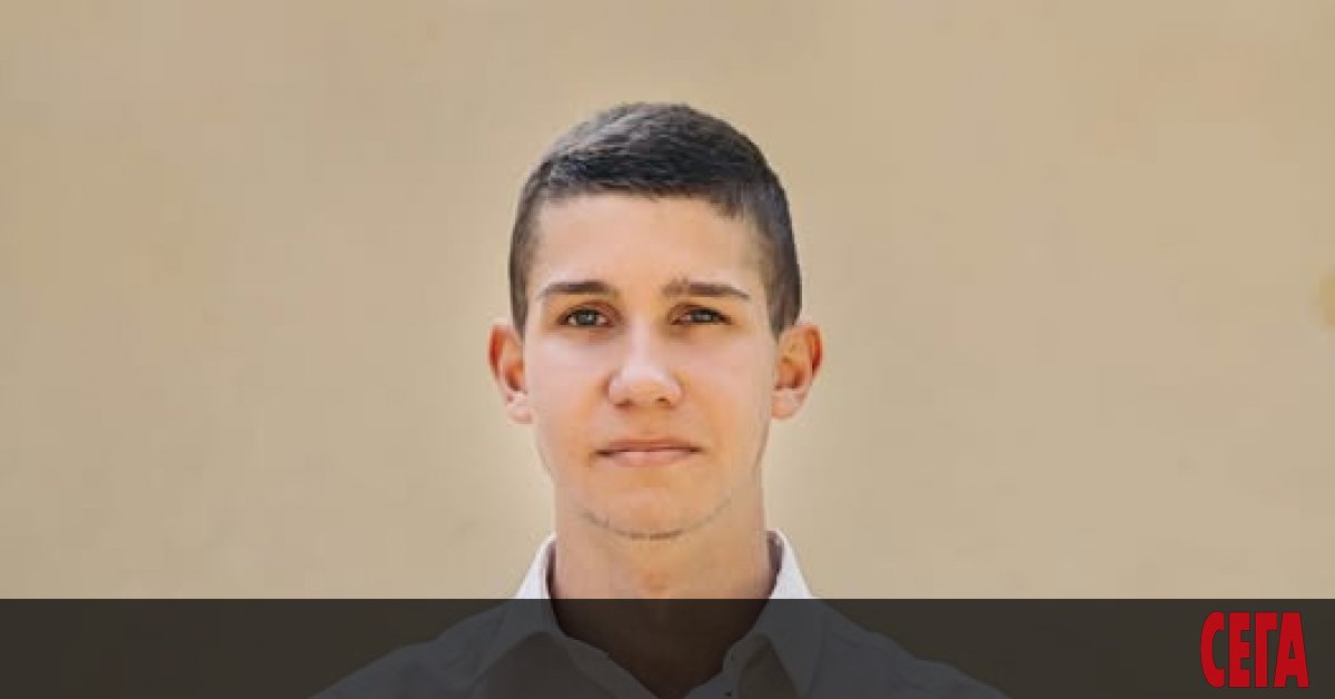 Мартин Атанасов, 18-годишен ученик, даде урок на всички държавни служби,