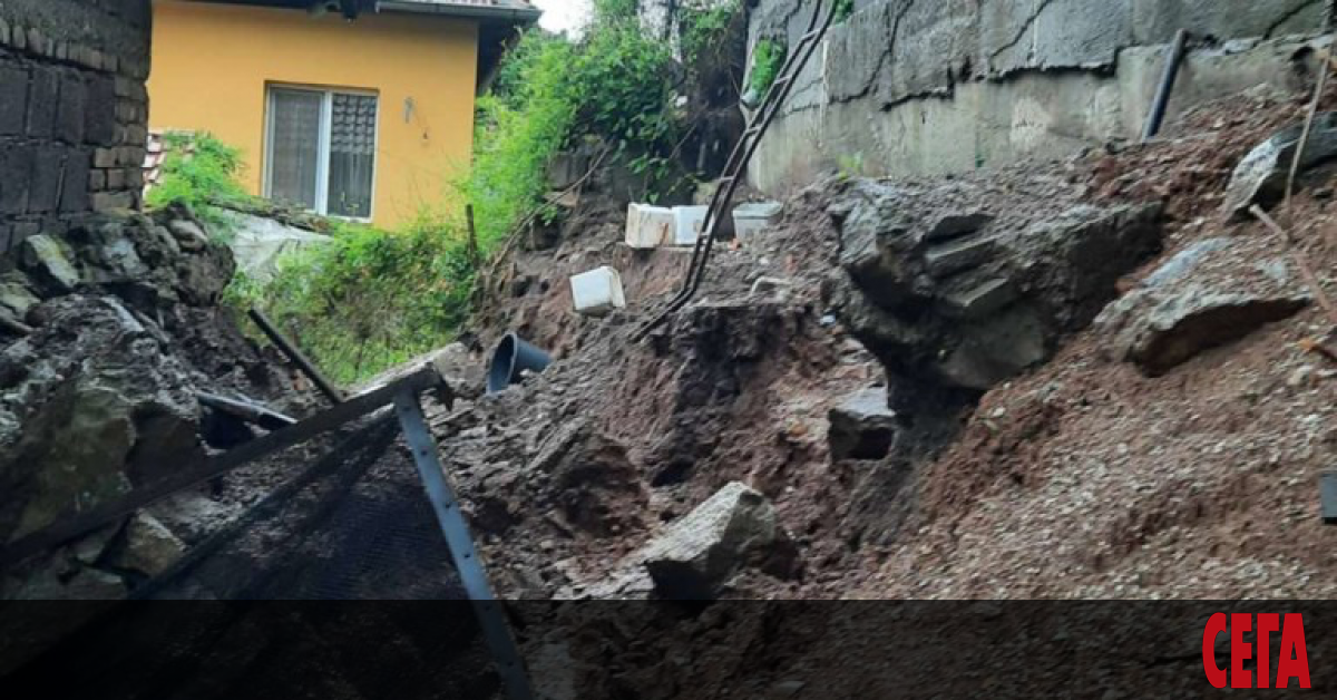 Подпорна стена се срути в кв. Каменина в Перник. За