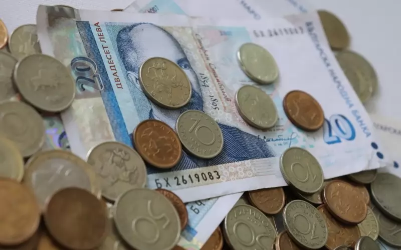 Мъжът разбира случайно, че има наложен запор върху банковата му сметка.