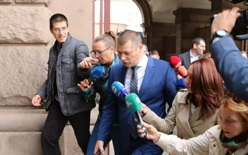Зам.-председателят на антикорупционната комисия Антон Славчев активно участва в акцията, но също като зам. главния прокурор Иван Гешев отказа подробности.