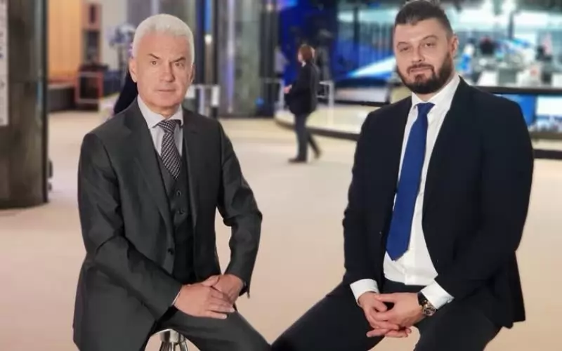 Евродепутатът Бареков във вторник публикува снимка с лидера на "Атака" Волен Сидеров в Европарламента. Двамата се срещнали с европейските консерватори. Бареков декларира как купува и ползва имоти срещу 1 лев.