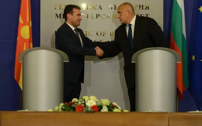 Борисов смяташе, че след няколко ръкостискания със Заев, може да прехвърли всичко на професионалните историци, но сбърка.