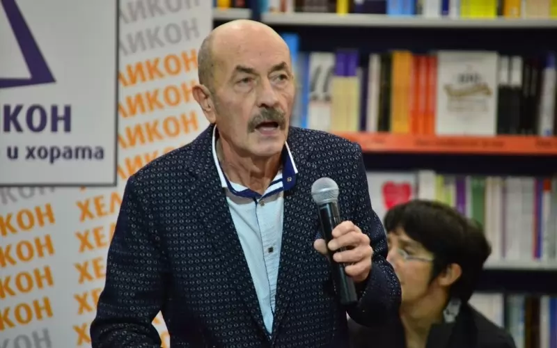 Димитър Шумналиев е председател на журито на наградата за нова българска проза "Хеликон".