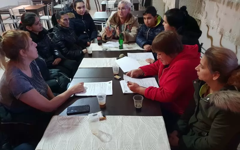 Не принудата, а сътрудничеството ще измъкне българи и роми от тресавището. 