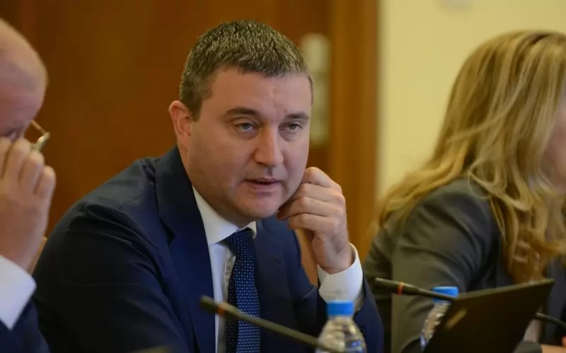 Бойко Борисов наредил, че Владислав Горанов е невинен, защото не била негова работа да смята гласовете и субсидиите.