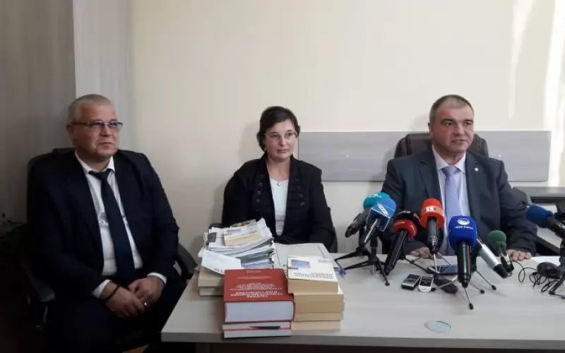 Варненските прокурори разказаха историята на специален брифинг.
