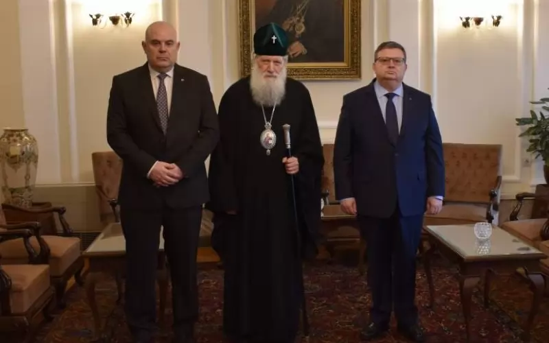 Прокуратурата се похвали, че Неофит е приел главния прокурор Сотир Цацаров и неговия бъдещ приемник Иван Гешев.
