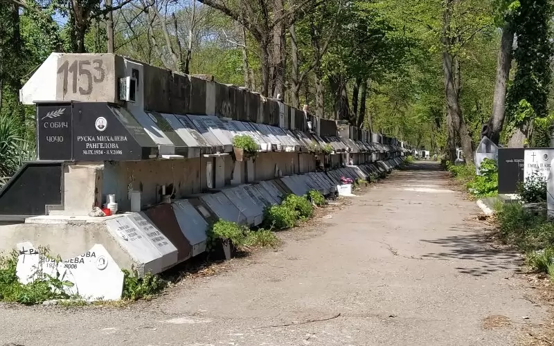 Този път разширението трябва да е красиво и да позволява изграждането и на мемориали за урнополагане, твърди Терзиев