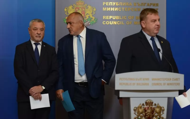 Борисов може да разчита на верните си патриоти, за да го задържат на повърхността.