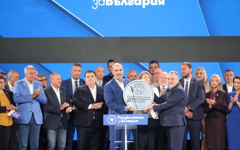 Цветанов и част от войнството му.