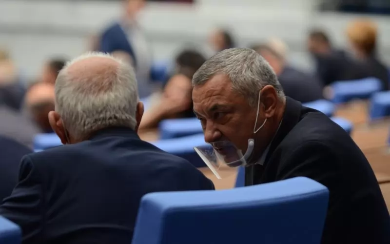 Валери Симеонов води групата депутати, внесли промените.