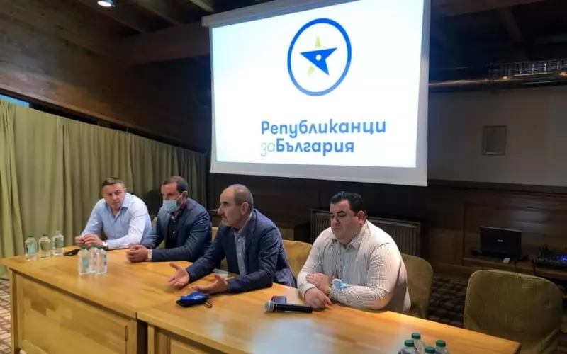 Цветан Цветанов и Павел Вълнев активно обикалят страната. Преди няколко дни бяха и в Благоевградска област.