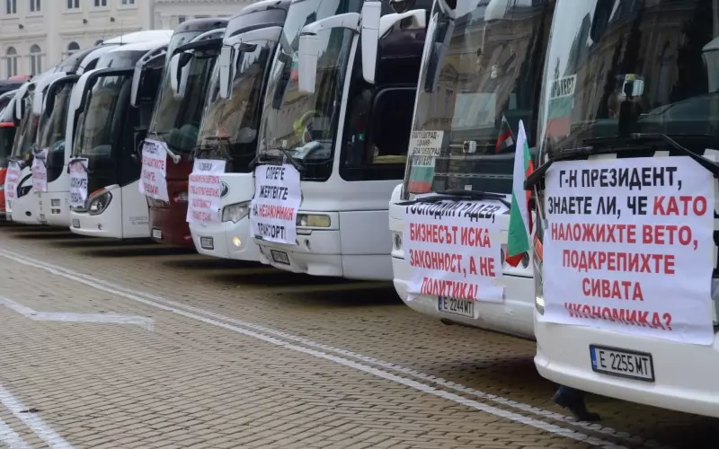 Автобусните провазвачи отново се канят да извадят колите си на протест, както направиха преди година, недоволни от ветото на президента върху промените в Наказателния кодекс, които трябваше да инкриминират нелегалните превози на пътници.