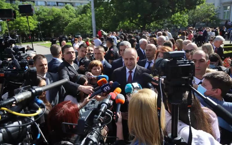 Макар подценяван доскоро, Румен Радев се справя прекрасно на многобройните политически фронтове.  