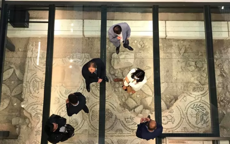 На 1 юни Грозев посрещна на посещение в Епископската базилика новия министър на културата Велислав Минеков.