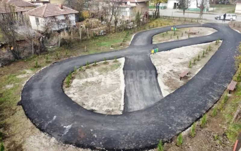 Велопаркът с формата на геврек
