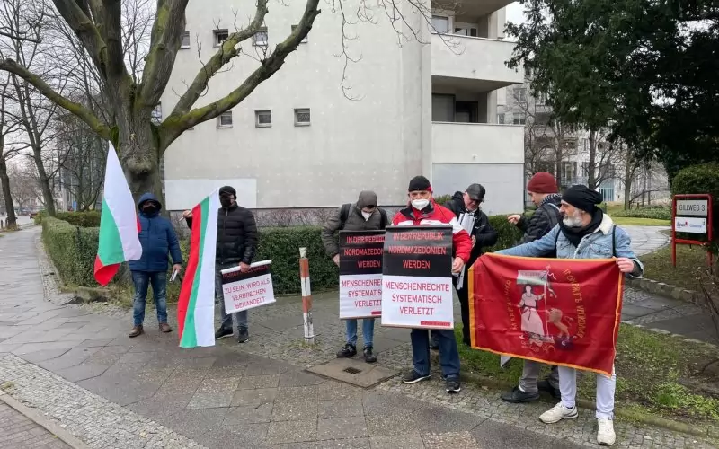 Първият протест беше организиран в Берлин.