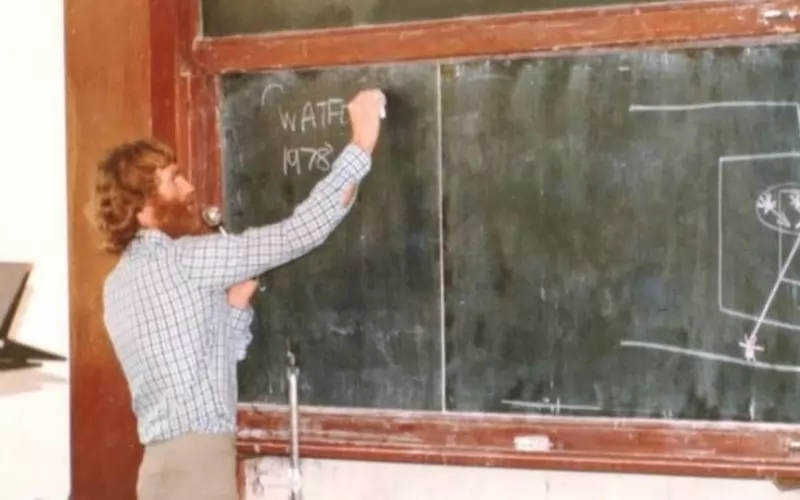 Ричард Полард води лекция за футболната статистика през 1985 г.