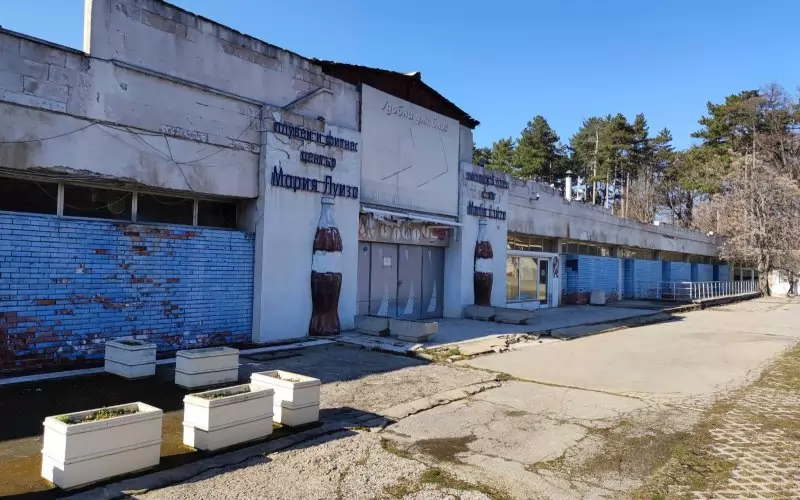 Къпалнята "Мария Луиза" пустее от близо 20 години.