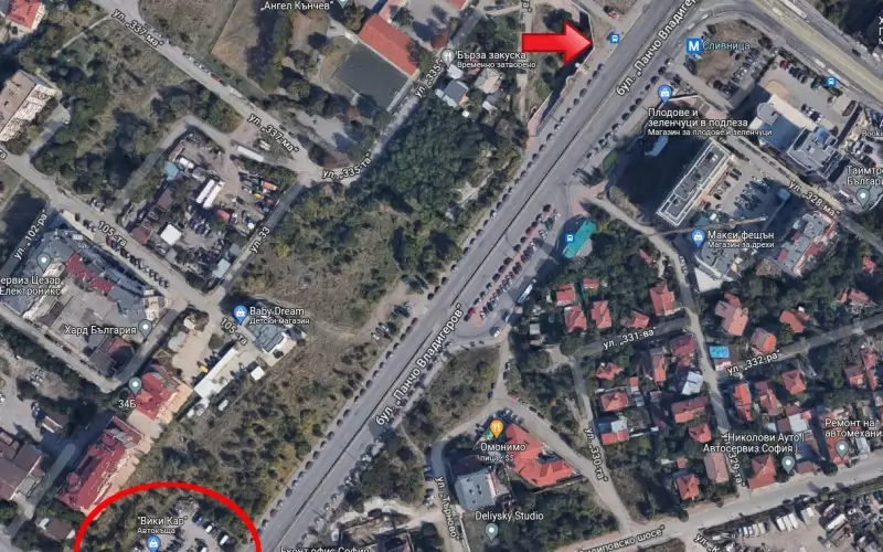 Новият общински паркинг в "Люлин" ще се намира в ограденото в червено кръгче, а със стрелка е посочено мястото на пустеещия буферен паркинг на метростанция "Сливница".