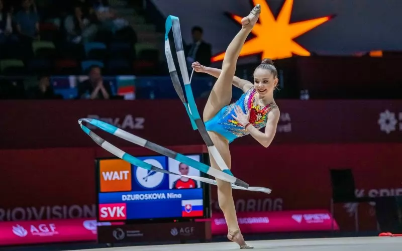 Стилияна Николова по време на съчетанието с лента.