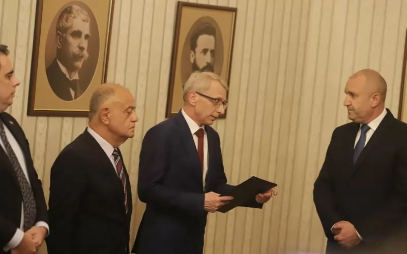 Николай Денков вече получи мандат в предния парламент от Румен Радев, но не можа да го изпълни.