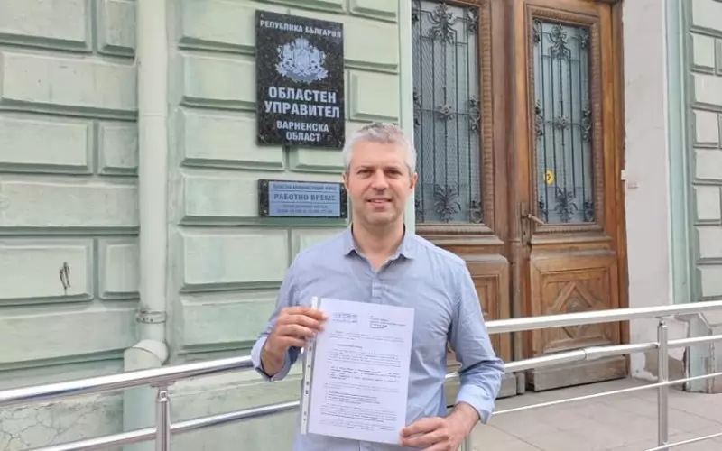 Бившият областен управител на Варна Благомир Коцев от доста време е в кампания.
