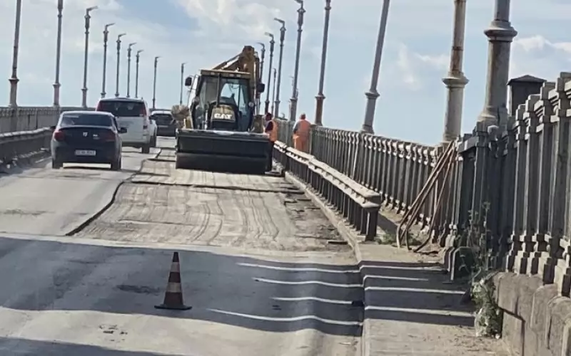 Състоянието на Дунав мост е критично. Засега не е ясно каква ще бъде "временната организация" на движението по него, когато започне основният ремонт.