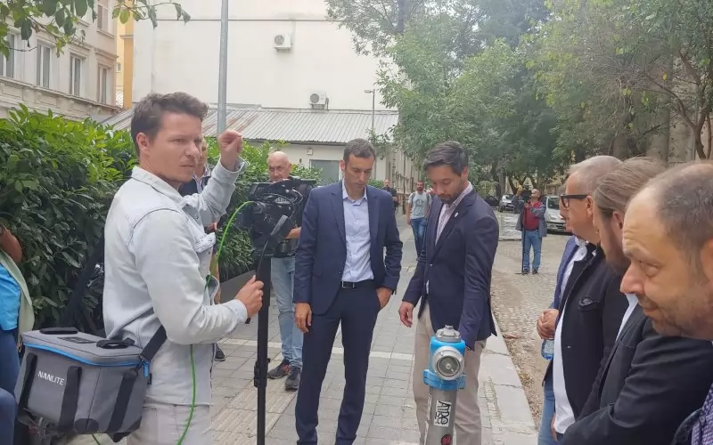 Васил Терзиев и Борис Бонев инспектираха ремонта на ул. "6-ти септември". 