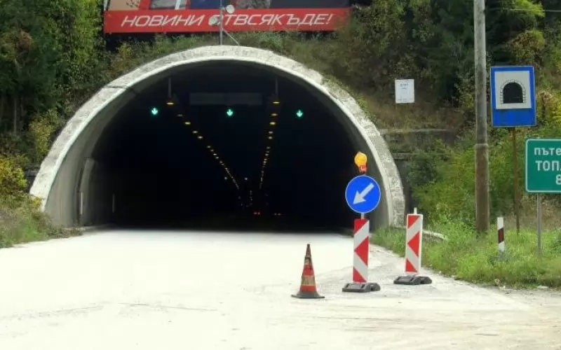 Тунелът Топли дол