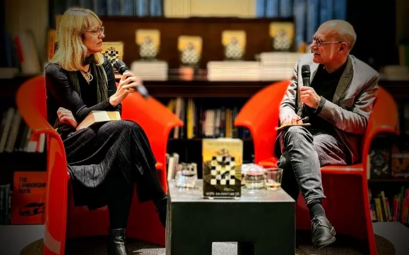 Преводачката Анджела Родел представя превода на романа в известната книжарница "Ризоли".