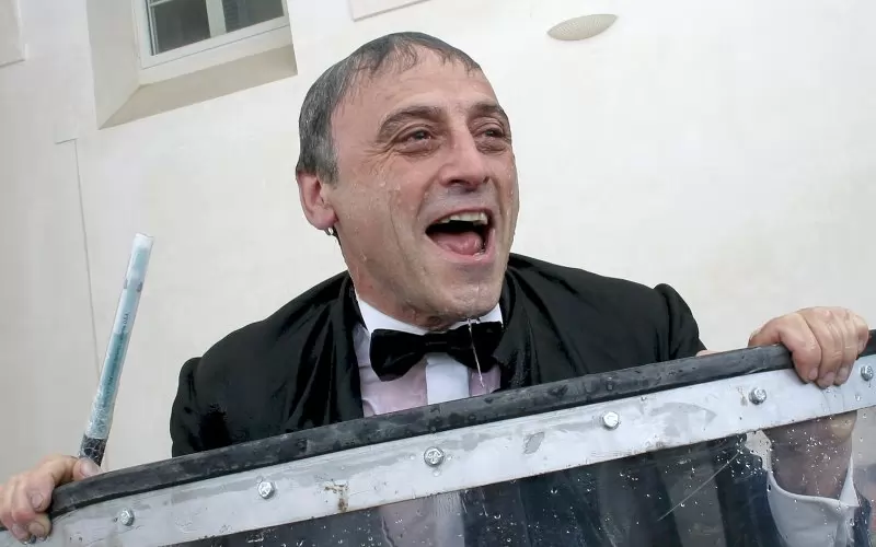  Алцек Мишев в "Да летиш с плавници".