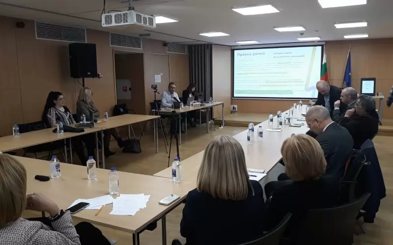 В Обществения съвет към ЦИК, който ГЕРБ пробва да закрие, участват традиционно неправителствени организации с опит в наблюдението на избори.