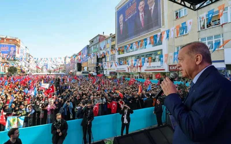 Ердоган на предизборен митинг в Истанбул вчера.