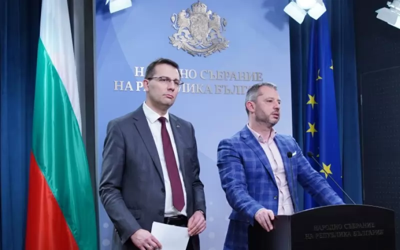 Напоследък депутатите Станислав Анастасов (ДПС) и Делян Добрев (ГЕРБ) действат в пълен синхрон в Народното събрание. 