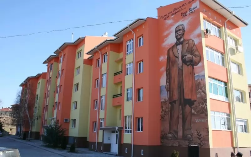 За "безплатното" саниране имаше много желаещи, за новата схема - с участие на собствениците, интересът е твърде слаб и над 150 млн. лева ще останат неусвоени.  