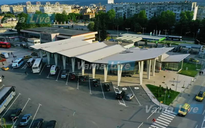 Новата автогара. Зад нея - старата.