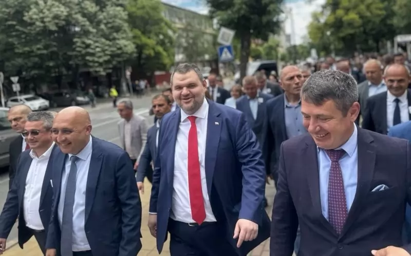 Партийната върхушка се подчинява на съпредседателя на ДПС, но дали ще го направят и избирателите е също толкова важно за него.