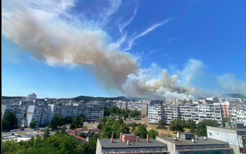 Ситуацията около блокове 404 и 405 във „Владислав Варненчик“ е много сериозна, съобщи Кметът на Варна Благомир Коцев и публикува снимки в социалните мрежи