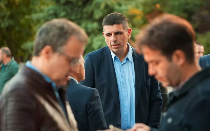 Ивайло Мирчев от "Да, България" (в средата) говори през последните дни за купувачи на гласове.