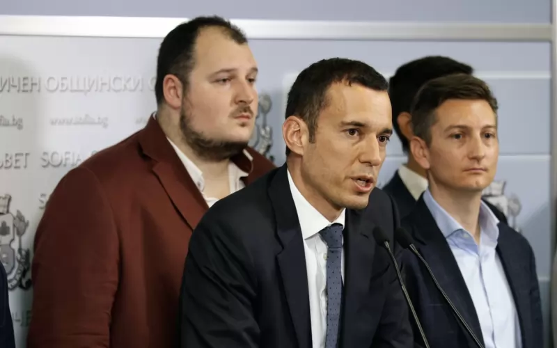 Никола Лютов (на заден план) ще надзирава ключовия ресор Обществено строителство.