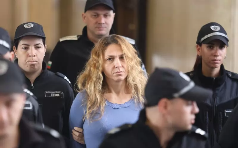 Петя Банкова в Софийския градски съд на 14 октомври, 4 дни след като е дала показанията, които изтекоха в публичното пространство.